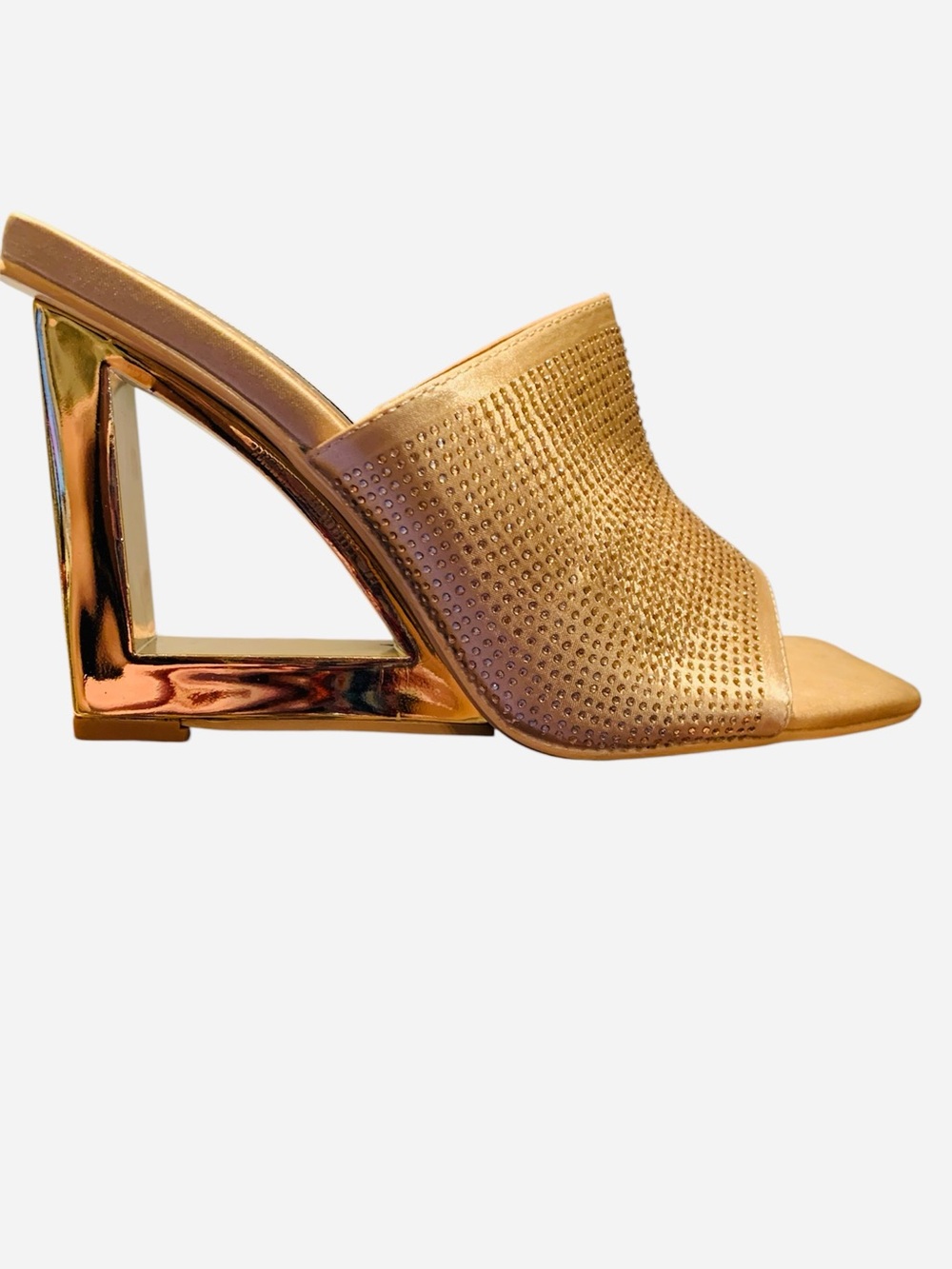🌸LADY COUTURE 🌸NWT! FUEGO WEDGE GOLD SANDAL! NEVER WORN!